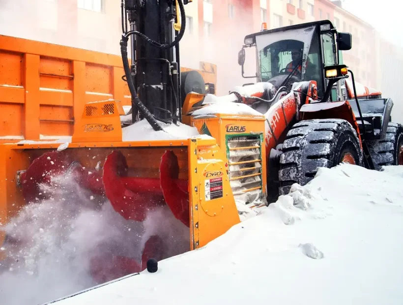 6358e756a143419490bcd9eb_best-commercial-snow-removal-equipment